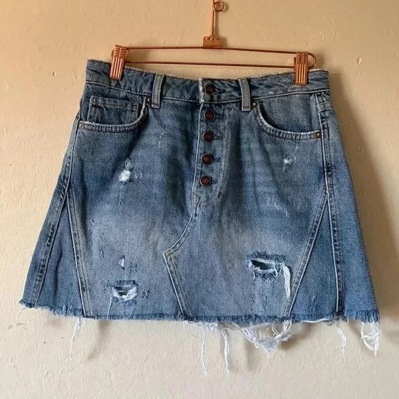 Free People Distressed Raw Hem Denim A-Line Skirt Size 27 - Picture 2 of 6